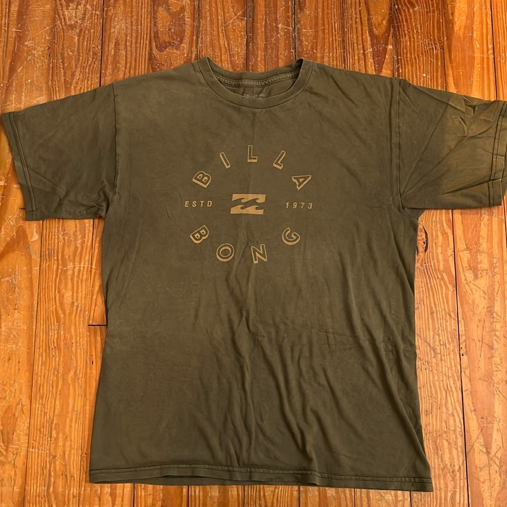 Billabong tshirt medium